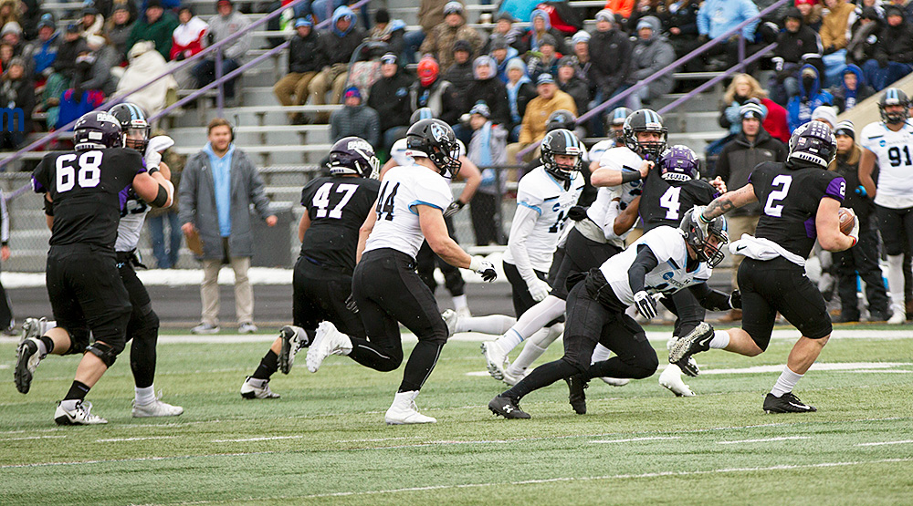 Josh Petruccelli rolling out for Mount Union. (Photo by Robert B. Forbes, d3photography.com)