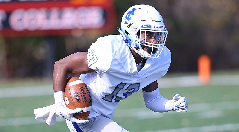 Illinois College receiver Glen Gibbons runs with the ball after one of his 20 catches at Lake Forest on Saturday. (Steve Frommell, d3photography.com)